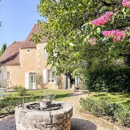 Couette-café Domaine De Pragelier, Le Cottage 3*